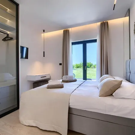 3 Bedroom Cozy In * Nedeščina