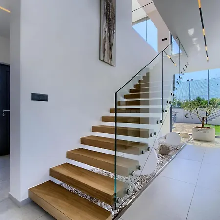 Amazing Home In Nedescina Casa vacanze