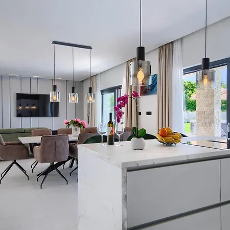 3 Bedroom Cozy In