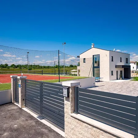3 Bedroom Cozy In * Nedeščina