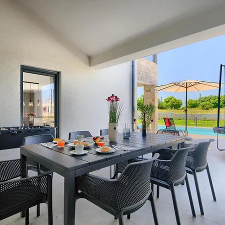Amazing Home In Nedescina *